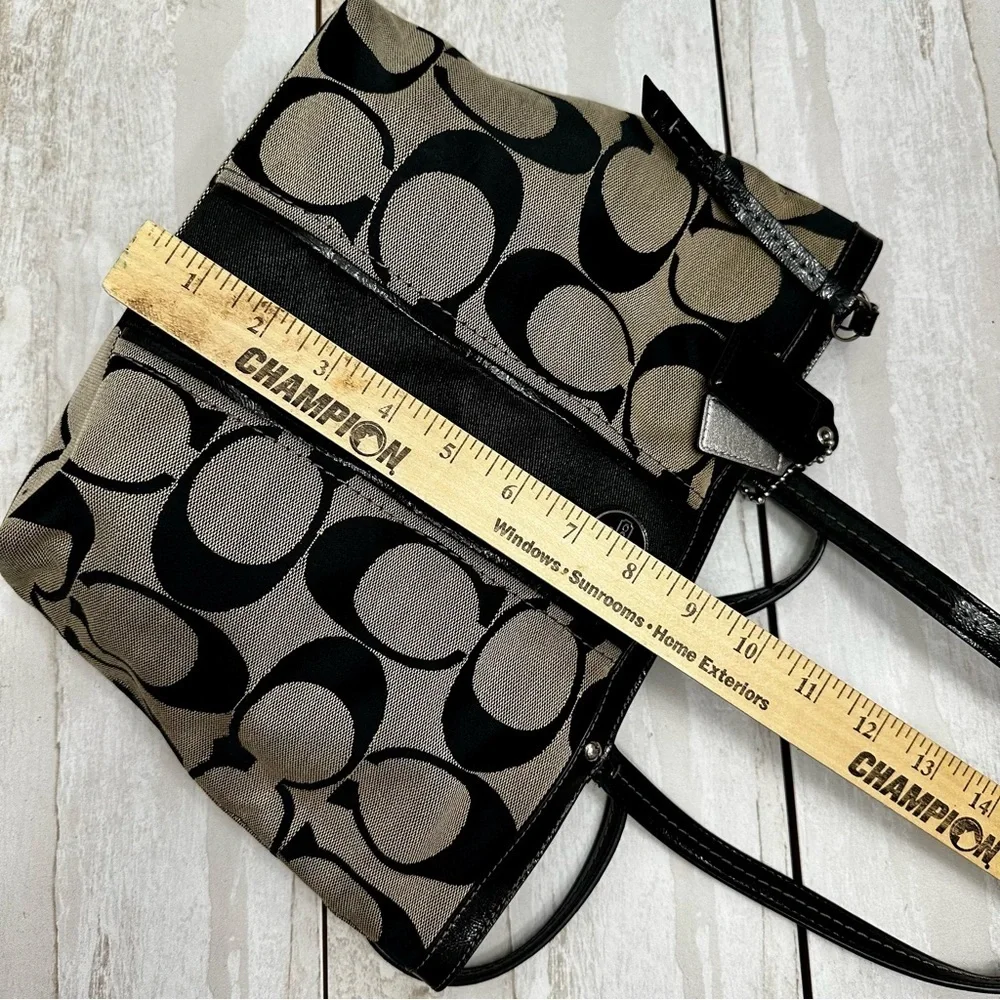 Coach Black and Cream Signature Tote Patent Leather Handles Trim Y2K  Classic - Picture 10 of 16